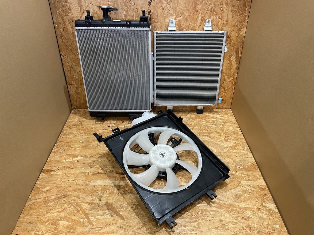 美品『LA600S』タント 後期用 ノンターボ車 ラジエーター&コンデンサー＆電動ファンシュラウドセット!!! 税込