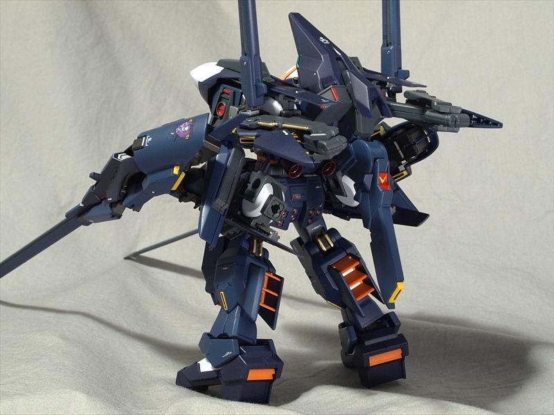 HGUC1/144 ガンダムTR-1（ハイゼンスレイ・ラーⅡ）塗装完成品 【公式