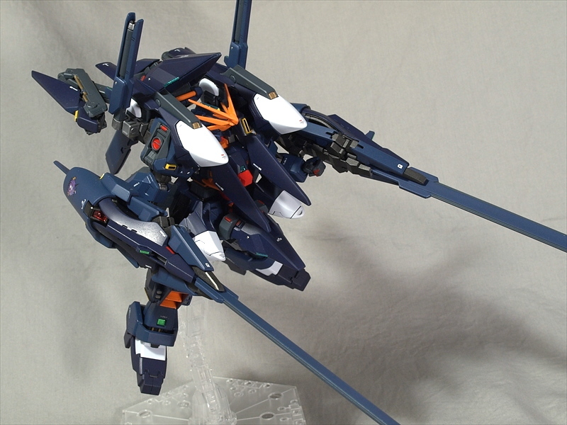 HGUC1/144 ガンダムTR-1（ハイゼンスレイ・ラーⅡ）塗装完成品 【公式