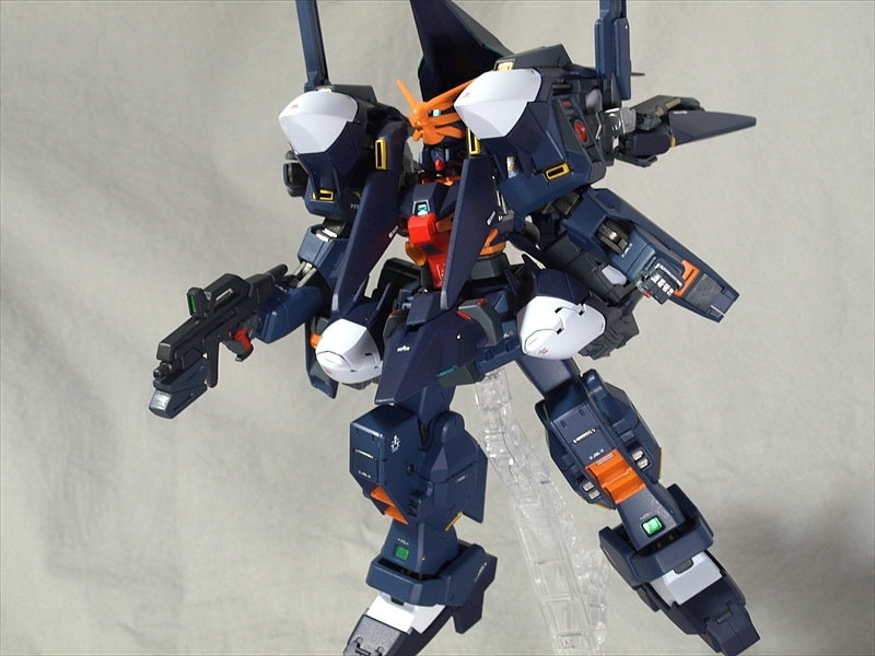 HGUC1/144 ガンダムTR-1（ハイゼンスレイ・ラーⅡ）塗装完成品 【公式