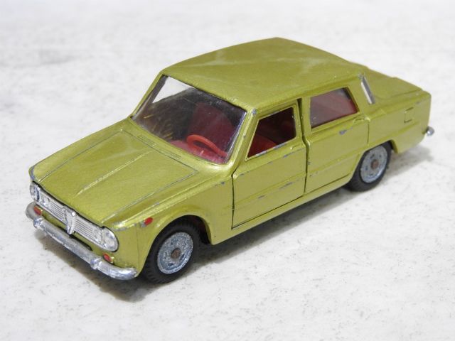 正規品，品質保証 1円 MEBETOYS GIULIA TI 1/42 メーベトイズ ジュリア ミニカー イタリア製 その4(乗用車)｜売買されたオークション情報、yahooの商品情報をアーカイブ公開 - オークファン 乗用車