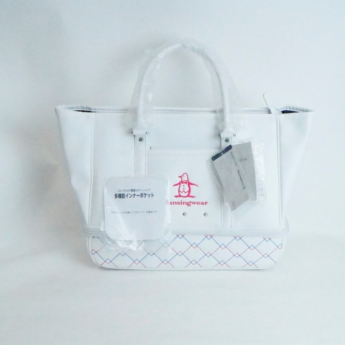 新品，本物保証 マンシングウェア Munsingwear ゴルフ ボストンバッグ ホワイト ピンク 鞄 インナーポケット付き(キャディバッグ)｜売買されたオークション情報、yahooの商品情報をアーカイブ公開 - オークファ キャディバッグ