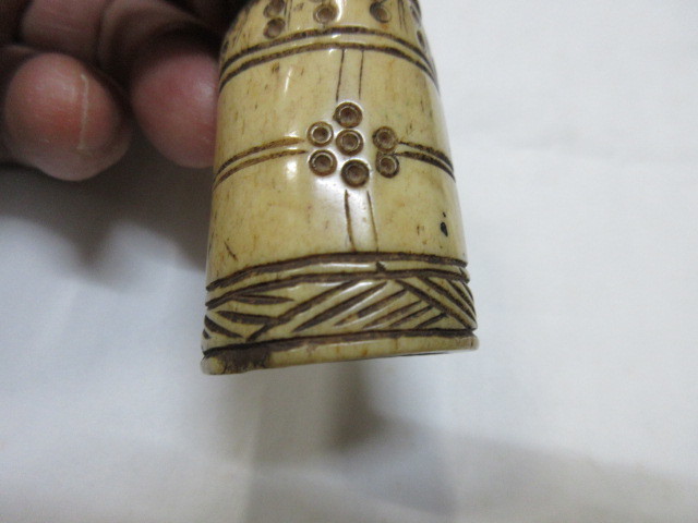時代物 鹿角根付2個まとめて 釣鐘 尺八根付 江戸 明治時代 珍品，初荷