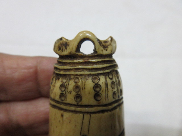 時代物 鹿角根付2個まとめて 釣鐘 尺八根付 江戸 明治時代 珍品，初荷