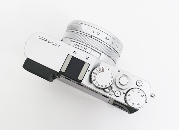 Leica ライカ D Lux7 コンパクトデジタルカメラ シルバー ライカ 売買されたオークション情報 Yahooの商品情報をアーカイブ公開 オークファン Aucfan Com