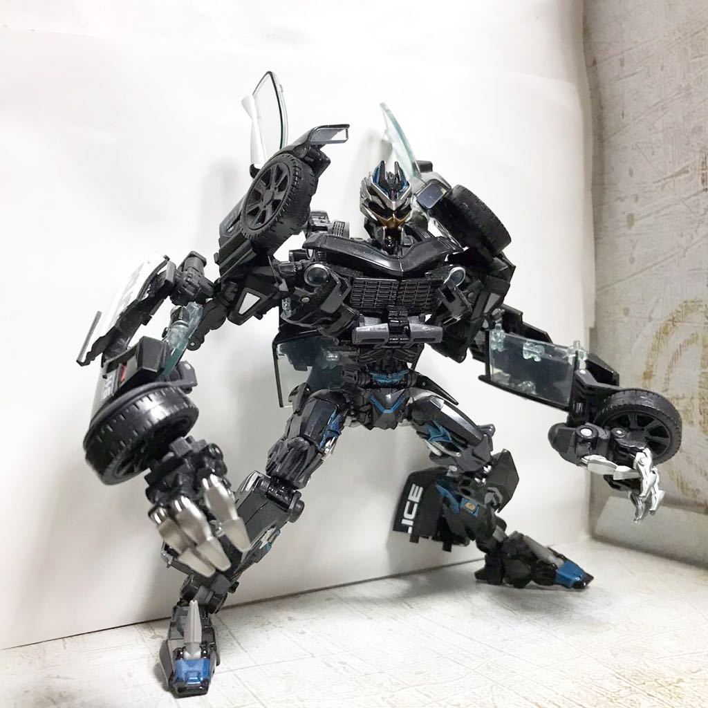トランスフォーマー　マスターピース　バリケード