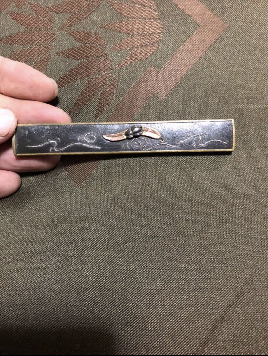 9.7cm 小柄　袋　川に落ち葉蜘蛛　刀装具　武具　江戸期