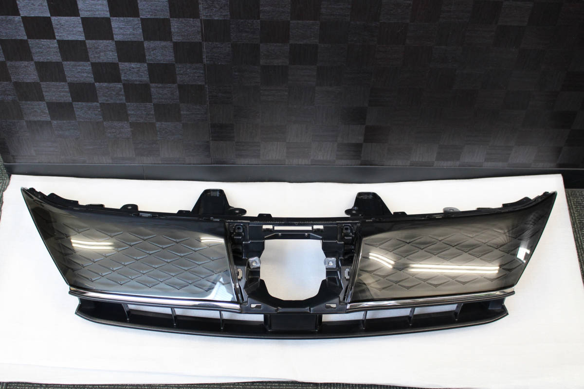 ハリアー60系純正パーツ 新車外し 新車外し トヨタ ハリアー 60系 後期