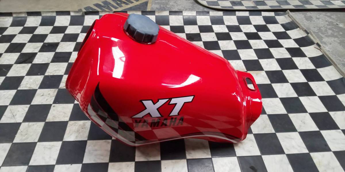 ヤマハ XT125用 純正フューエルタンク 中古 美品 XT200 タンク 赤 17T