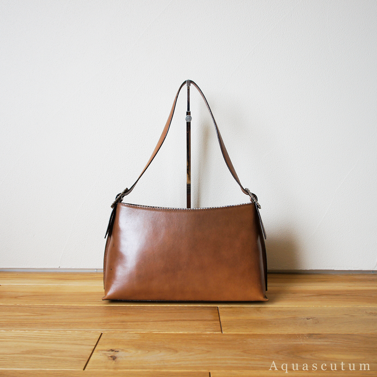 ほぼ 未使用 美品 アクアスキュータム Aquascutum 本革 レザー ワン ショルダー バッグ ブラウン 茶 レディース 鞄 ヴィンテージ