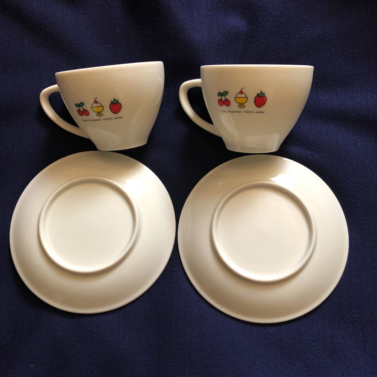 激レア非売品 サンリオ2003年製 ハローキティ 陶器カップ&ソーサー 2
