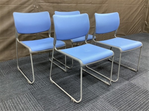 ◆自社便対応地域あり◆管R947◆オカムラ製◆連結機能付きスタッキングチェアー 4脚セット◆会議 ミーティング ブルー 青系