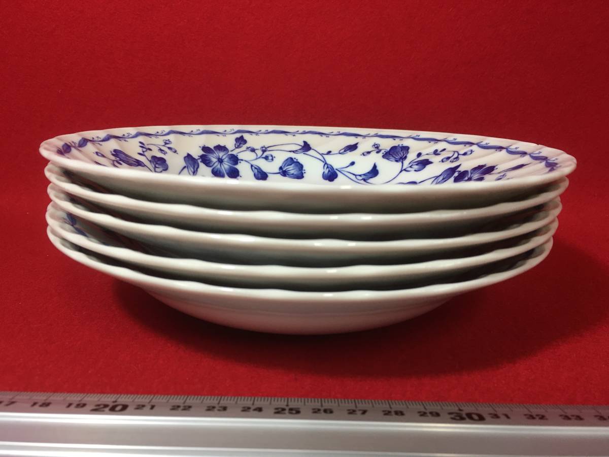 5枚組 保管品 B Grain 白磁に青藍色 絵皿 植物柄 深皿 大皿 中皿 小皿 プレート皿 スープ パスタ カレーライス 焼きそば 珍品 セット 売買されたオークション情報 Yahooの商品情報をアーカイブ公開 オークファン Aucfan Com