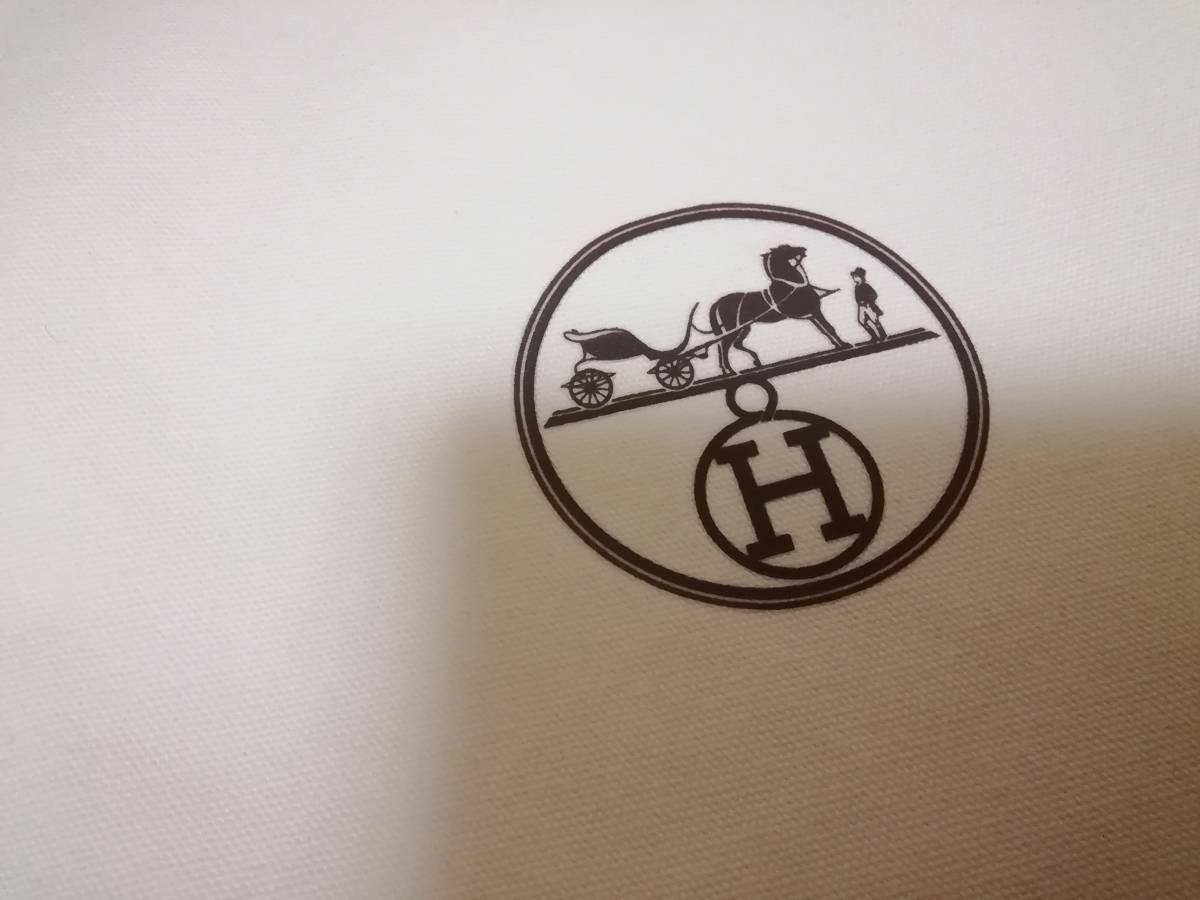 HERMES（ロングコート）のフリマアイテム一覧 HERMES エルメス スーツ 
