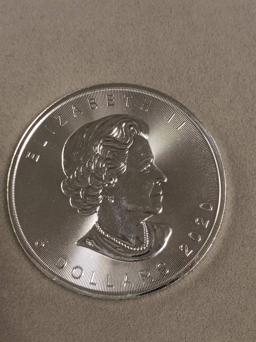 銀貨 1オンス (31.1ｇ) 2020年 カナダ　メイプルリーフ純銀貨　カナダ王立造幣局製 5ドル