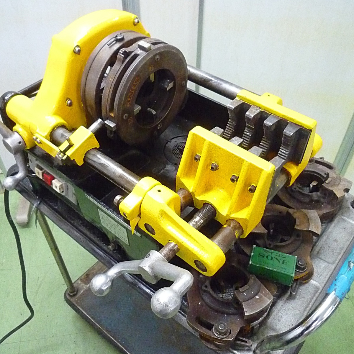 中古品 SONE 曽根 ねじ切り機 マイコン104 パイプマシン 中古品 SONE 曽根 ねじ切り機 マイコン104 パイプマシン