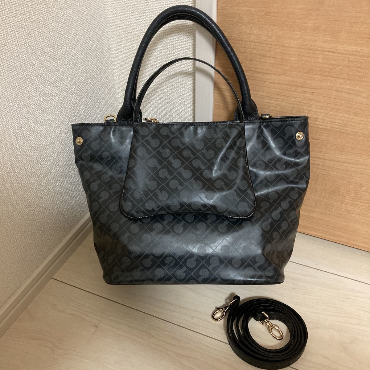 美品 ゲラルディーニ 2wayバッグ ポーチ付き 黒 美品 ゲラルディーニ 