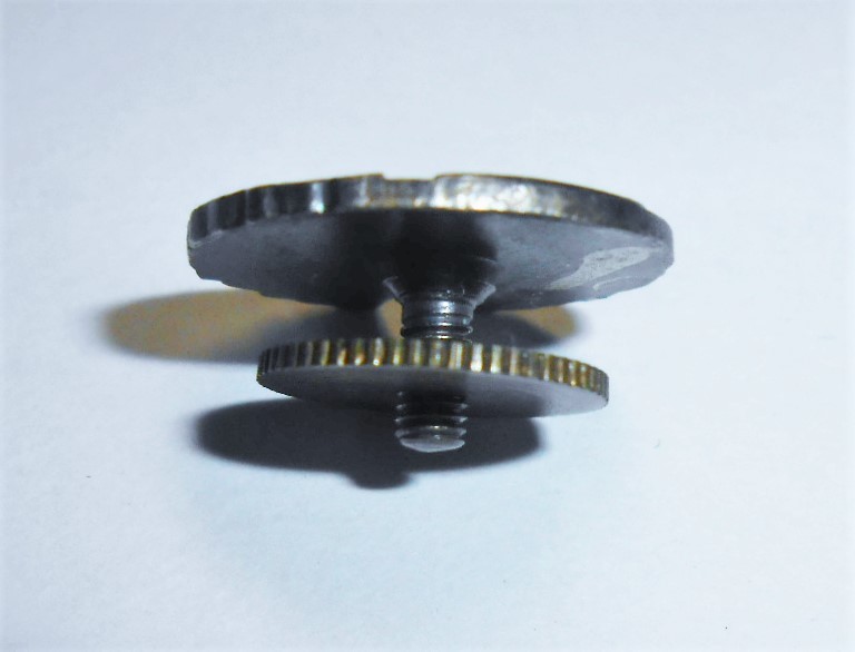 東京大学 銀杏バッジ 東大マーク 旧 ネジ式 ピンバッジ 東大 徽章 記章