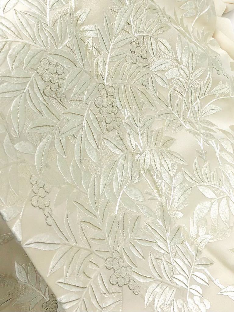 山口美術織物 総刺繍訪問着 正絹 特選山口美術織物謹製 総刺繍 訪問着 手刺繍 総南天文様 落款入り 刺繍