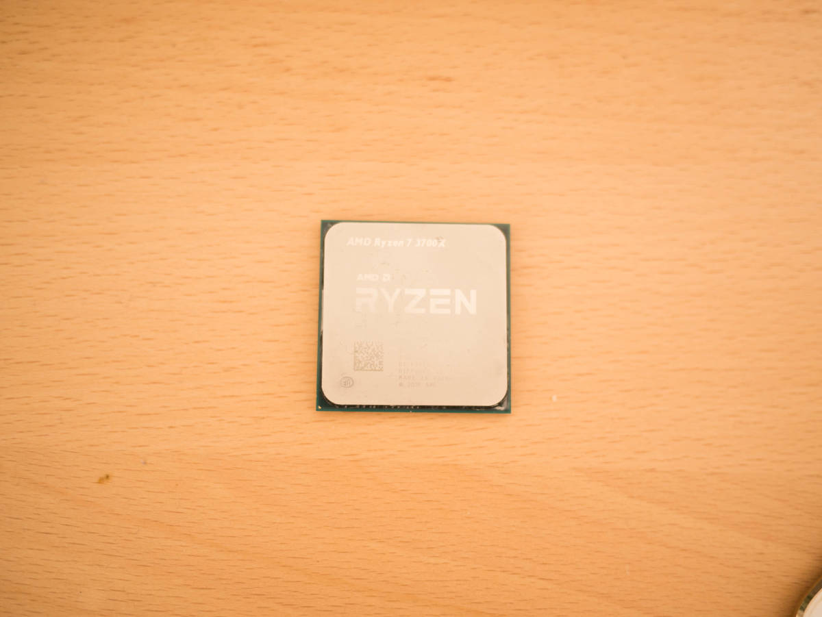 AMD Ryzen 7 3700X (8コア16スレッド / 付属CPUクーラーは未使用) AMD