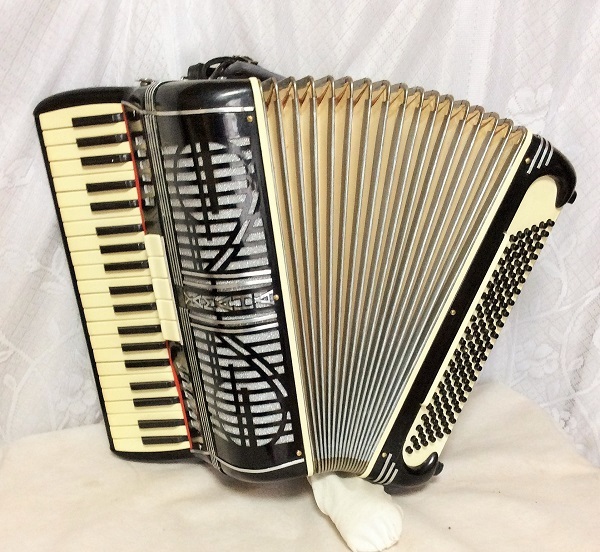 YAMAHA 41鍵盤120ベースミュゼット。希少品。お買い得品。名品です。