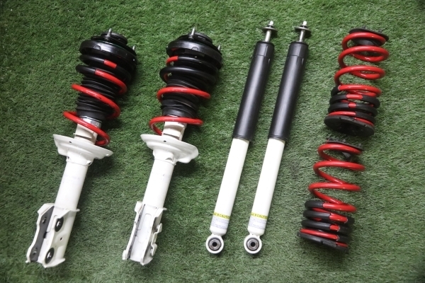 ホンダフリード モデューロX 純正 ショックアブソーバー中古 ホンダフリード モデューロX 純正 ショックアブソーバー中古