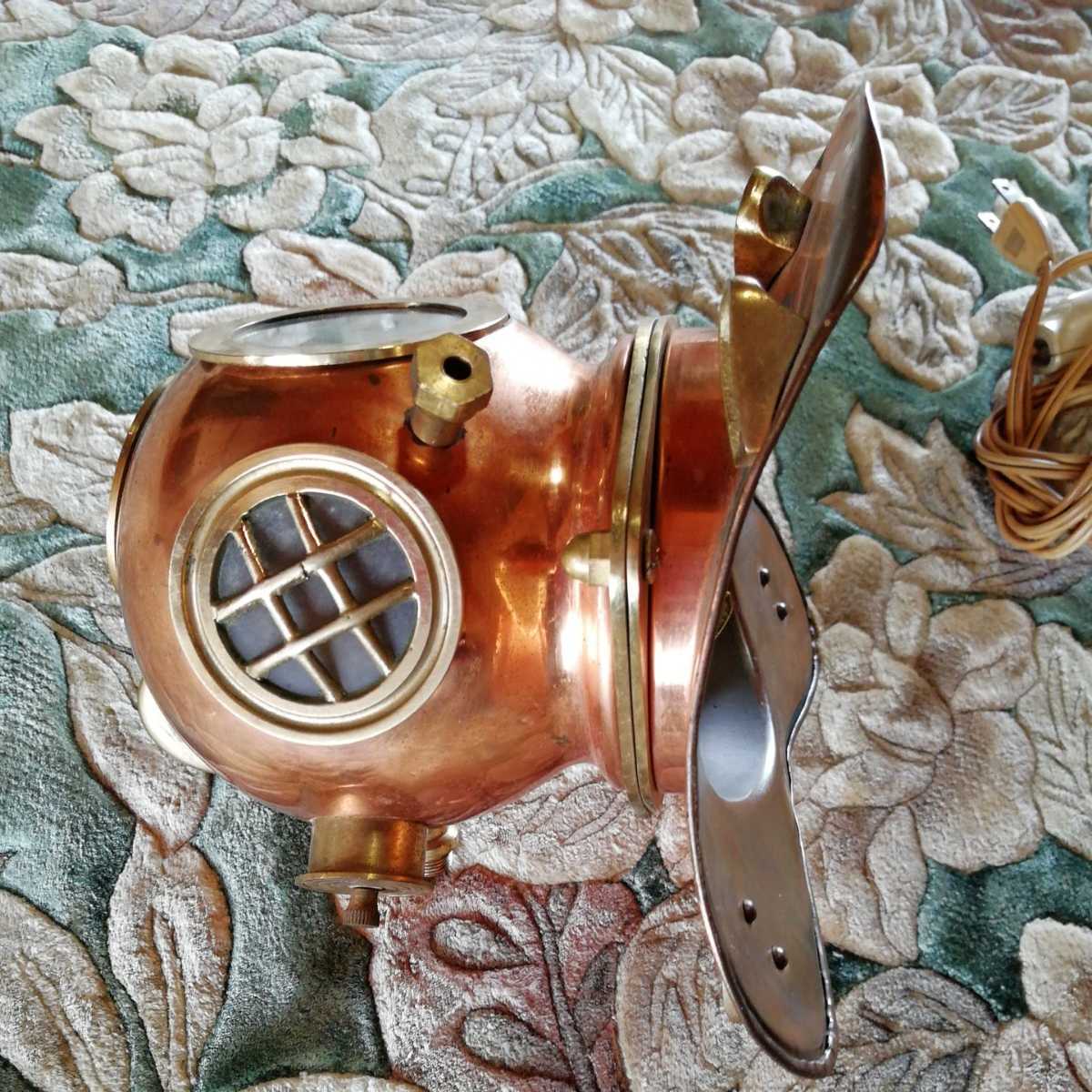 潜水具 潜水ヘルメット オブジェ 置物 スタンド 真鍮製 ミニ 真鍮製 売買されたオークション情報 Yahooの商品情報をアーカイブ公開 オークファン Aucfan Com