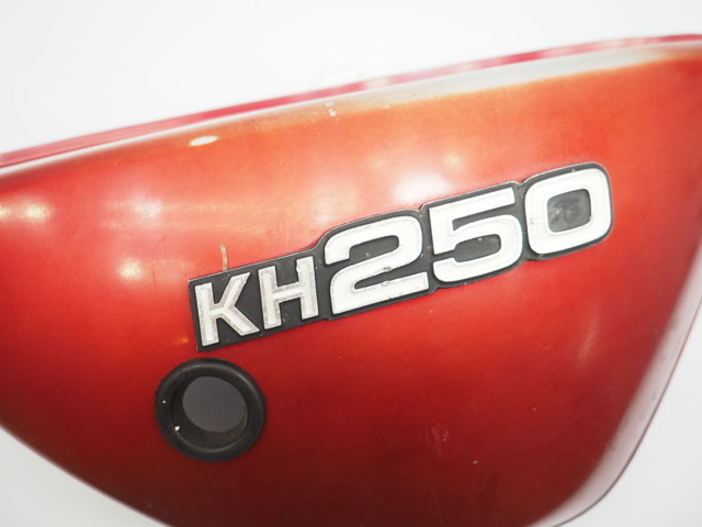 バイク KAWASAKI 純正サイドカバー 右 KH400・400SS・250SS 赤