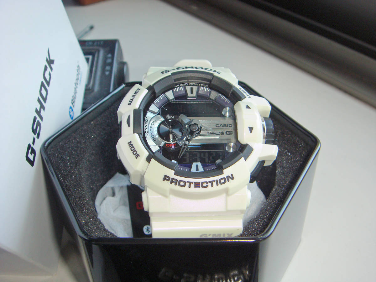 新品未使用・G-SHOCK bluetooth GBA-400-7CJF G'MIX(ホワイトメタ)