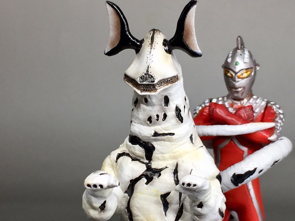 リペイント 完成品 HG ウルトラマン エレキング ウルトラセブン 2体 DG 