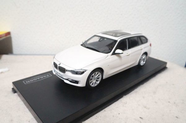 PARAGON BMW 3シリーズ ツーリング F31 1/18 ミニカー 白 BMW 3