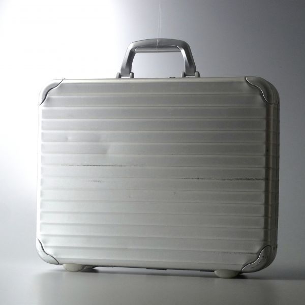 t*a様 RIMOWA リモワ　アタッシュケース　ドイツ製 SMC4938：ドイツ製*RIMOWA/リモワ*トパーズ*アタッシュケース*トランク