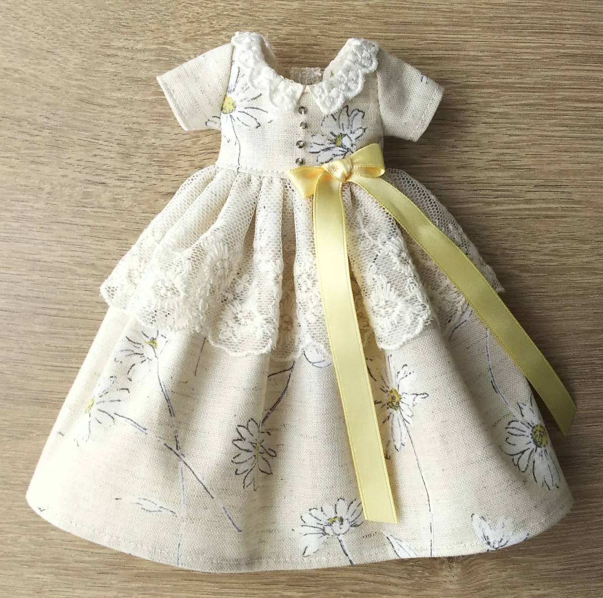 ハンドメイド ネオブライス リカちゃんの服 マーガレット柄の半袖ワンピース 生成り ブライス ワンピース 服 服 靴 売買されたオークション情報 Yahooの商品情報をアーカイブ公開 オークファン Aucfan Com ハンドメイド ネオブライス リカちゃんの服 マーガレット柄の半袖ワンピース 生成り ブライス ワンピース 服 服 靴 売買されたオークション情報 Yahooの商品情報をアーカイブ公開 オークファン Aucfan Com