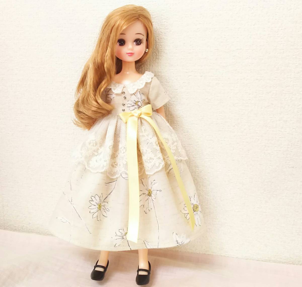 ハンドメイド ネオブライス リカちゃんの服 マーガレット柄の半袖ワンピース 生成り ブライス ワンピース 服 服 靴 売買されたオークション情報 Yahooの商品情報をアーカイブ公開 オークファン Aucfan Com ハンドメイド ネオブライス リカちゃんの服 マーガレット柄の半袖ワンピース 生成り ブライス ワンピース 服 服 靴 売買されたオークション情報 Yahooの商品情報をアーカイブ公開 オークファン Aucfan Com