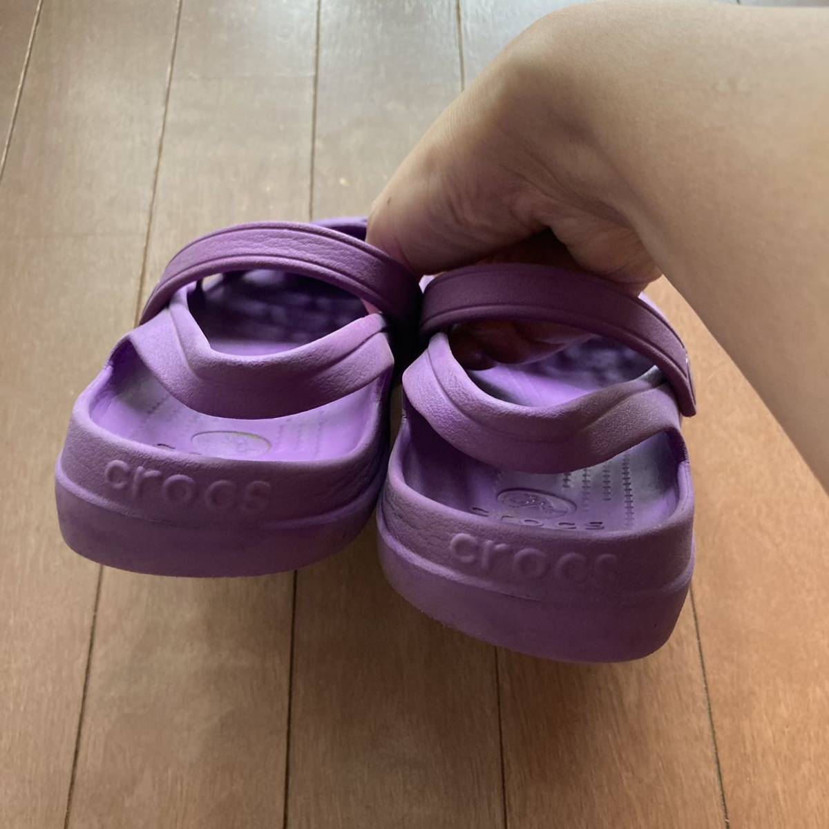クロックス 女子 サイズ7 女の子 Crocs 約 23 パープル 花ジビッツ付き 23cm 売買されたオークション情報 Yahooの商品情報をアーカイブ公開 オークファン Aucfan Com