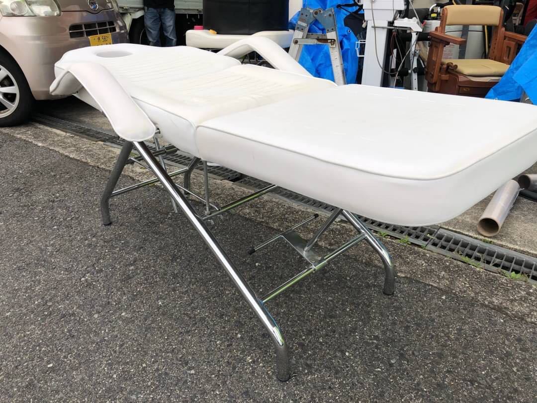 フェイシャルベッド | エステベッド マッサージベッド 有孔 ホワイト