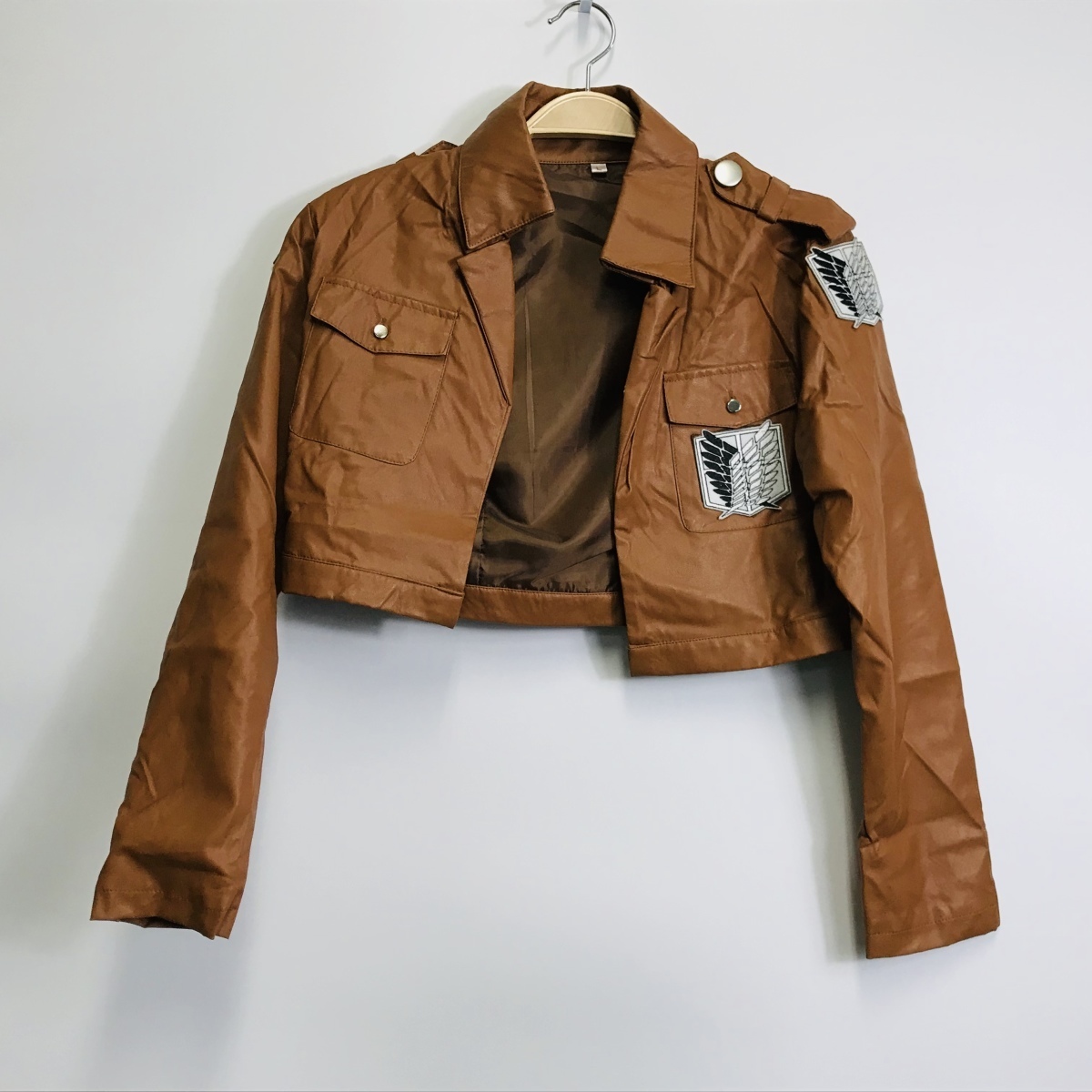 コスプレ衣装 進撃の巨人 調査兵団風 ジャケット マント 女性lサイズ 自由の翼 コスプレ衣装 売買されたオークション情報 Yahooの商品情報をアーカイブ公開 オークファン Aucfan Com