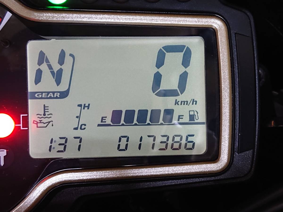 ☆再出品 SUZUKI GSR750/逆車/ブレンボ/オーリンズ/ワンオーナー/スピードリミッター無し/カスタム多数/無事故無転倒☆_10