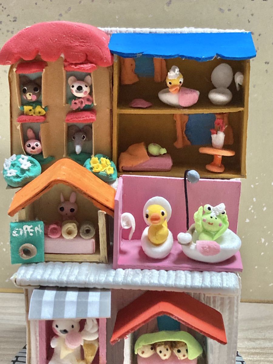 樹脂粘土 ミニチュア ハンドメイド ミニチュアドールハウス 置き型ケース入り飾り 完成品 売買されたオークション情報 Yahooの商品情報をアーカイブ公開 オークファン Aucfan Com