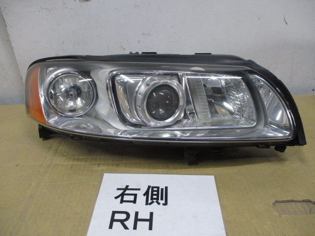 格安 販売品 ボルボ V70 SB5244W 右 ヘッドライト ヘッドランプ Valeo