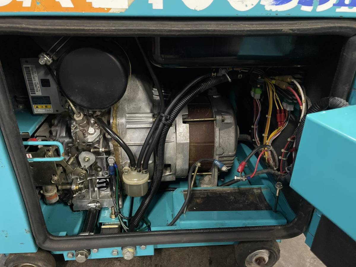 ディーゼル発電機 DENYO DA-2400SSⅢ 建設機械 防音 軽油 セルスタート 