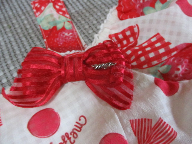 メゾピアノ 可愛いイチゴ柄ワンピース サイズ１４０ 140 135 144cm 売買されたオークション情報 Yahooの商品情報をアーカイブ公開 オークファン Aucfan Com