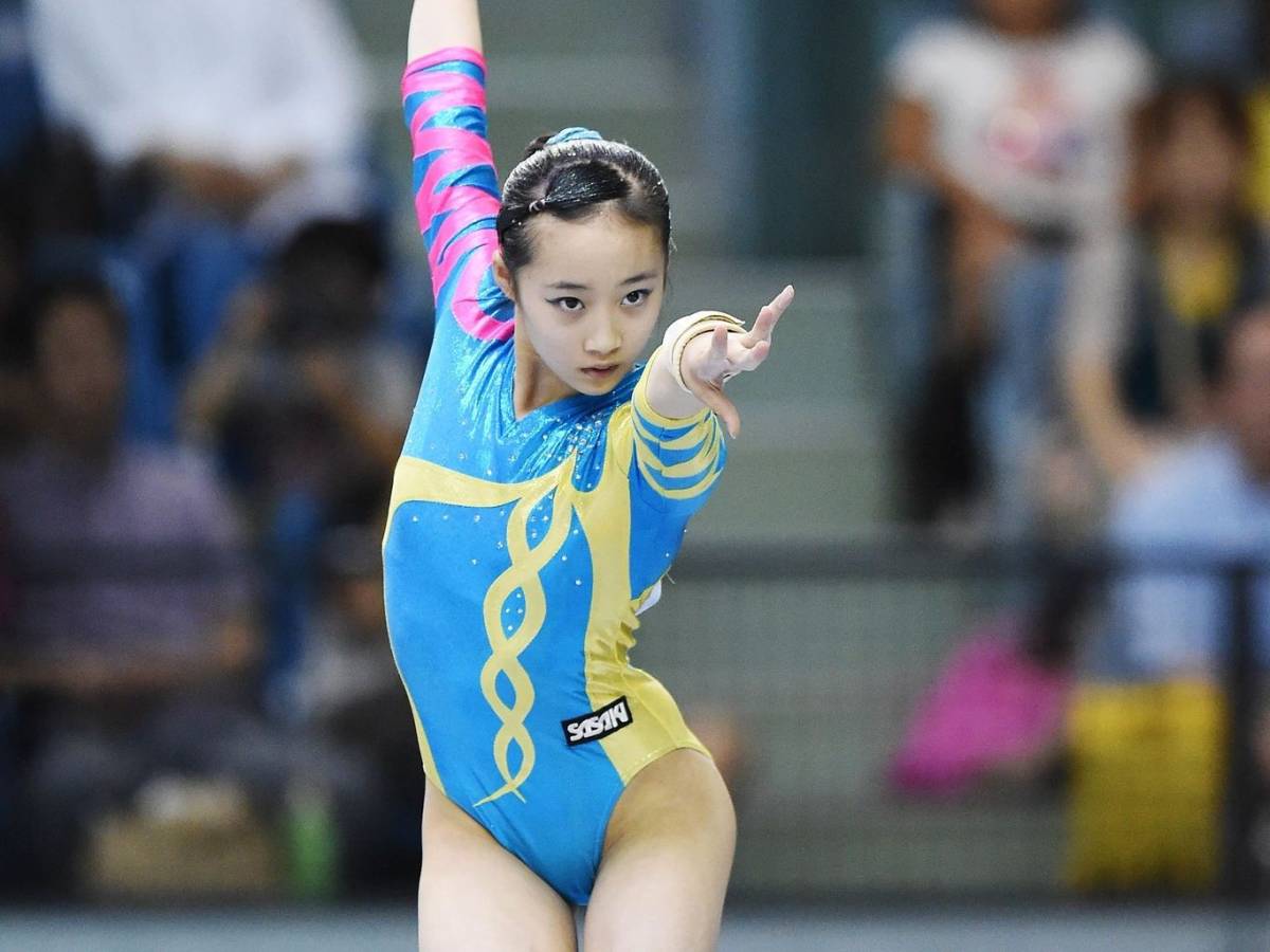 平岩優奈 体操 L判写真 13枚 女子体操 平均台 床運動(写真)｜売買