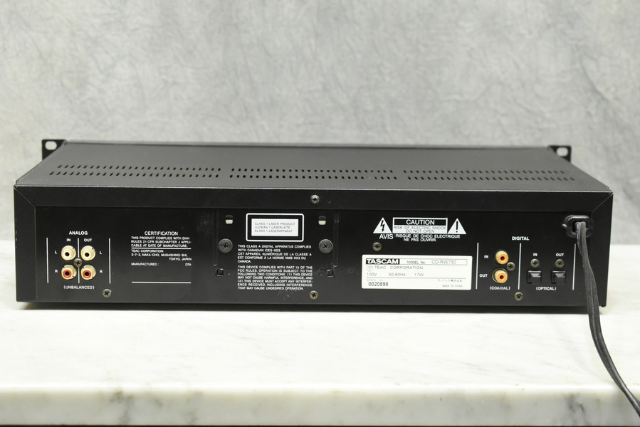TASCAM CD-RW750 業務用CDレコーダー | CD Recorder & Player