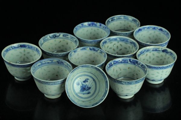 中国美術 清朝染付 山水画 煎茶椀 湯呑 玉銘 古蛍手 玲瓏 五爪龍蝙蝠紋茶道具 2026年最新Yahoo!オークション 五青花蛍手煎茶碗十八客康熙年
