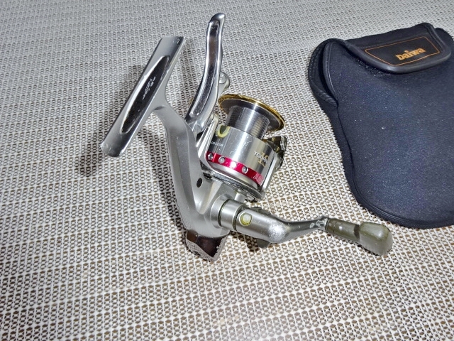 □ダイワ トーナメント ISO Z3000LB ダイワ ISO LB トーナメントISO