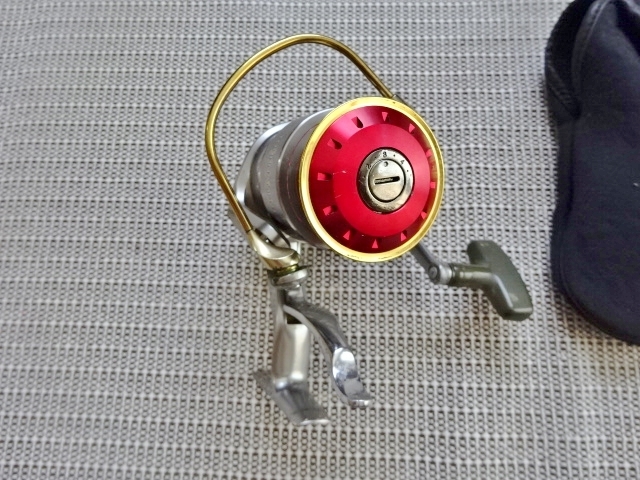 □ダイワ トーナメント ISO Z3000LB ダイワ ISO LB トーナメントISO