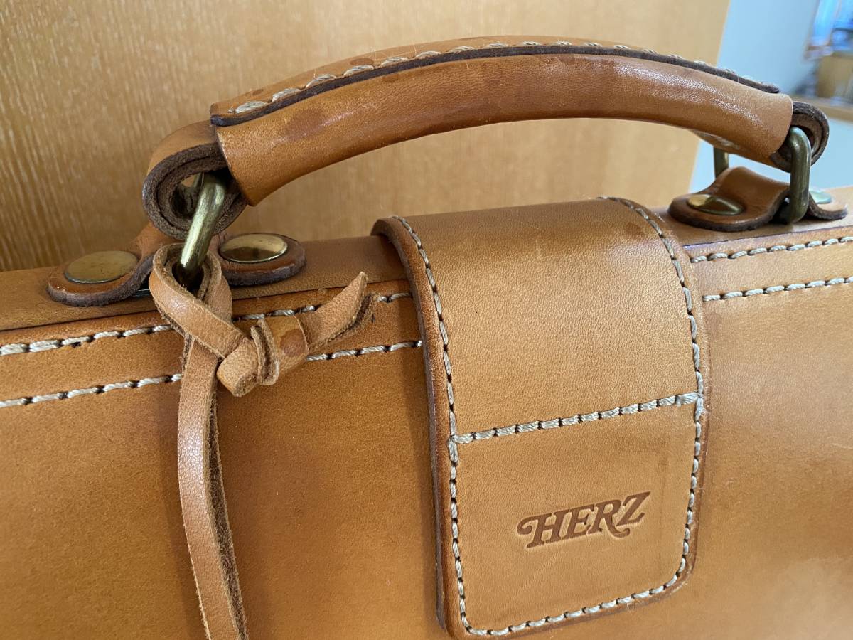 HERZ ヘルツ ダレスバッグ Lサイズ 自立するハードタイプ A3が入るマチ 