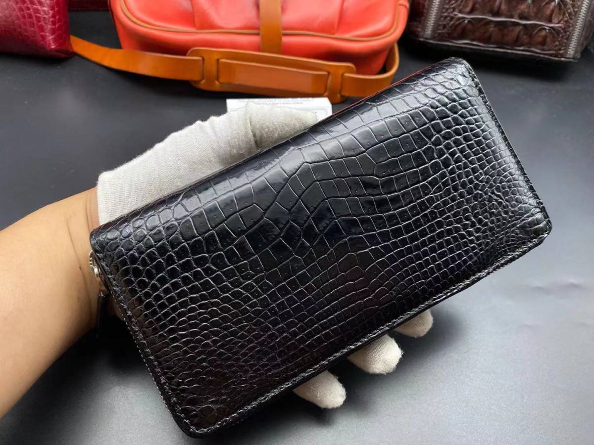 綺麗【肚革センター取り】クロコダイル ワニ革 腹革 長財布 一枚革 ラウンドファスナー 本物保証 小銭入れあり ブラック 未使用 