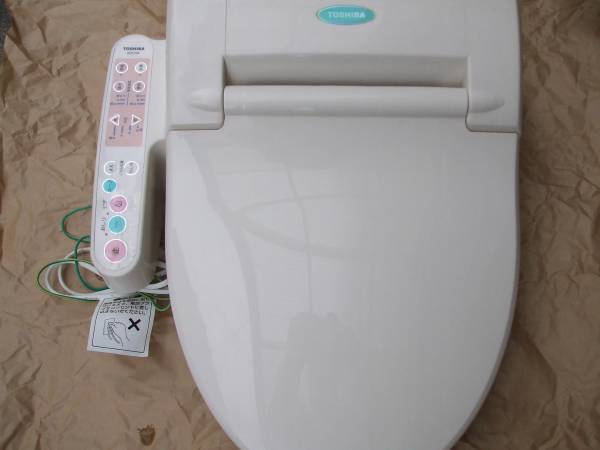 ★☆東芝　温水洗浄便座 SCS-T90 ホワイト☆★